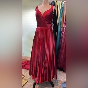 Chic Burgundy Satin Evening Dress